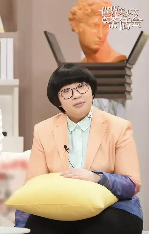 谈恋爱会发朋友圈公开吗? 颜如晶:不仅发朋友圈,还要发红包