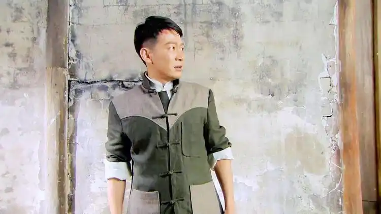 末代皇帝传奇张万山假装拉死体让李玉假装死尸运出去