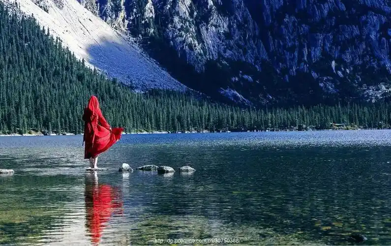 朗诵:爱,是一场修行_女子