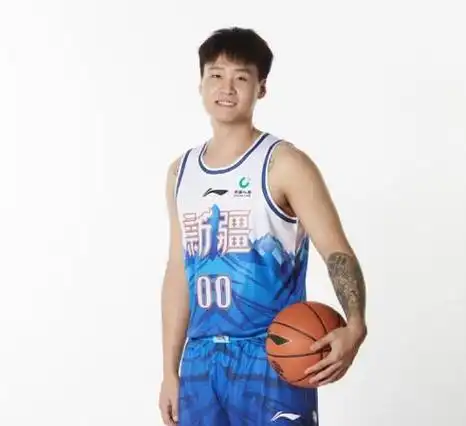 赵睿新疆首秀21分下半场爆发打替补仍扮逆转功臣下场有望首发