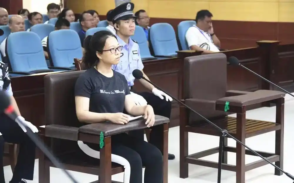 涉嫌共同受贿上千万元广西扶绥一80后女副县长受审