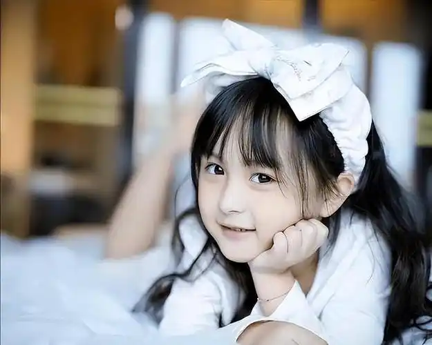 童星刘楚恬:2岁出道年入百万,因长相太可爱被网友呼吁禁止整容