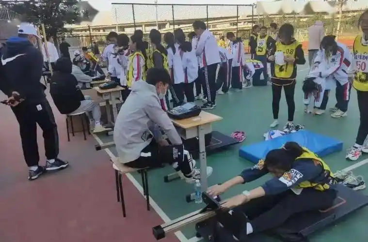 七中学进行,范围为市南,市北,崂山和李沧四区抽取的中小学及局属学校