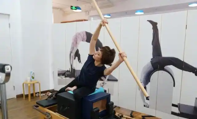 孙俪练瑜伽18年状态比同龄人好活力满满身材如少女