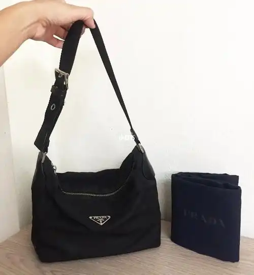 中古包包推荐prada黑色降落伞单肩包斜挎包