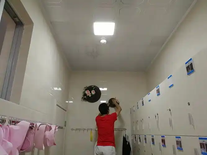 我们的更衣室温馨浪漫