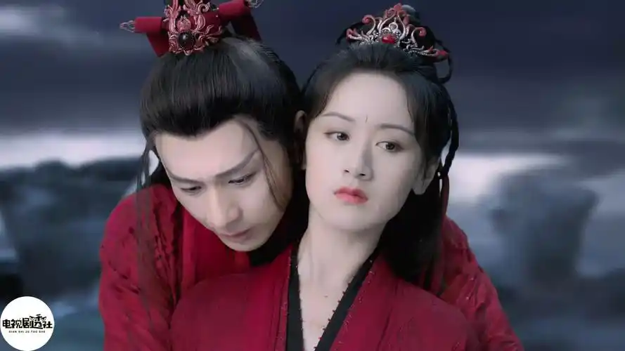 琉璃成毅袁冰妍司凤璇玑又甜又虐的backhug