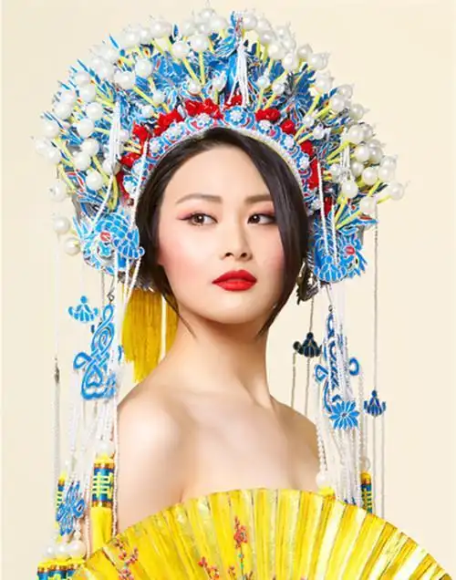 演员郭霄梅派青衣味道十足书法也有板有眼