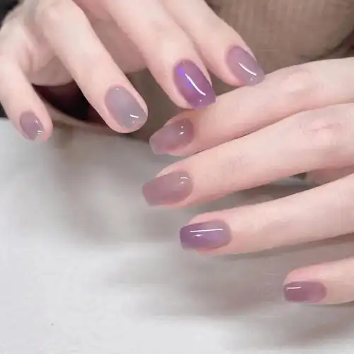 适合夏天的美甲,适合夏天做的美甲(谁做谁好看的冰透美甲来了)