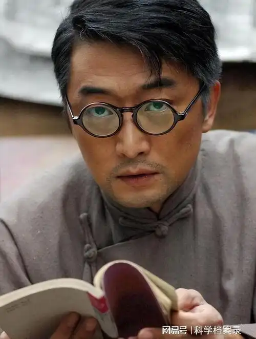 繁花邵峰为娶影后退圈三年成了宠妻狂魔他53岁颜值大跌