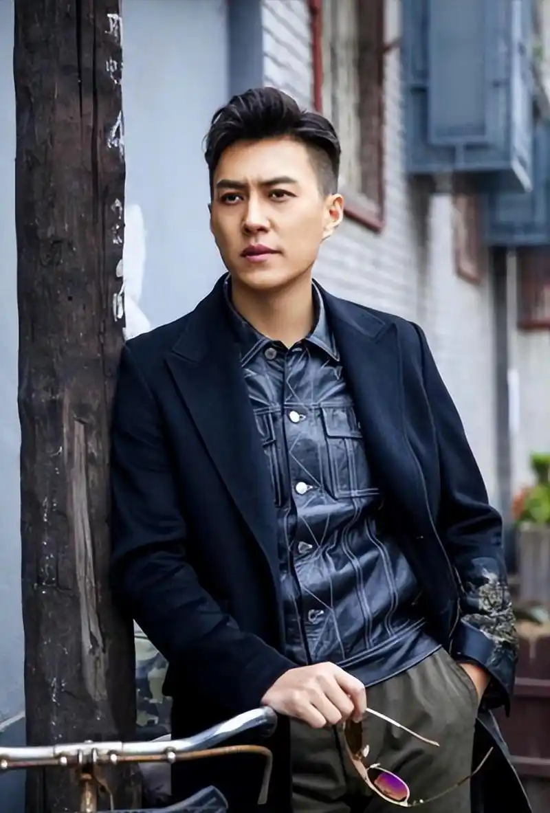 这8位男明星个个浓眉大眼,气宇不凡__财经头条