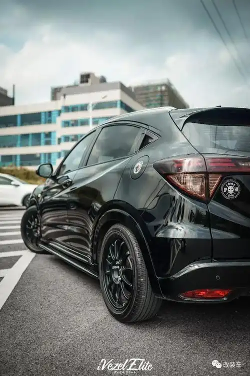 "飞度plus"改装绞牙黑武士,suv也玩出钢炮范!