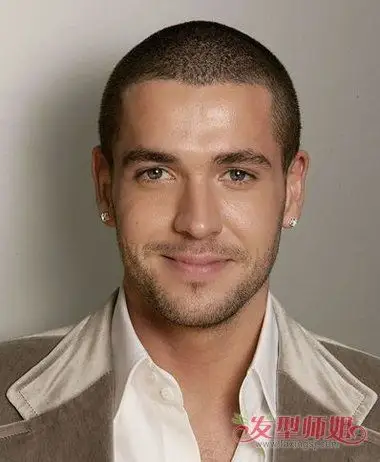 男生平头超短发发型