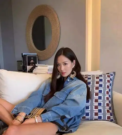 台湾第一名媛孙芸芸,把老公熬成爹,把女儿变成姐妹