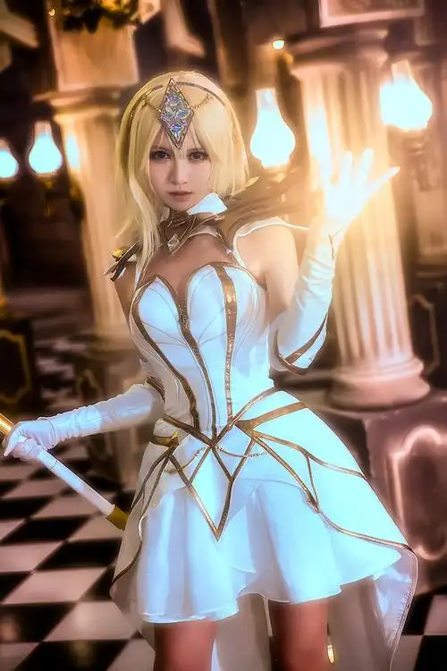 cos光辉女郎拉克丝终极皮肤光元素使