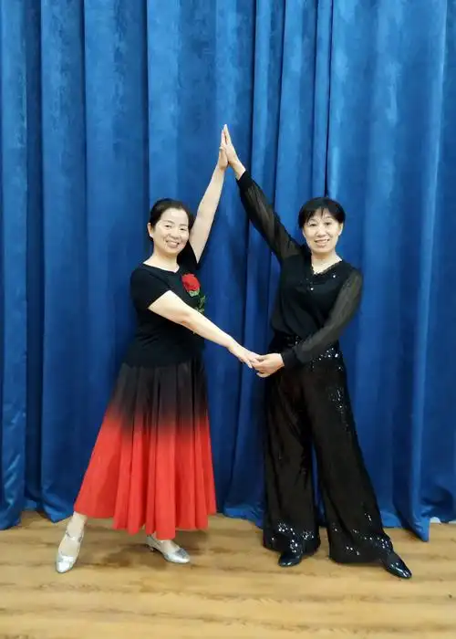 6.15.展示交谊舞《伦巴》