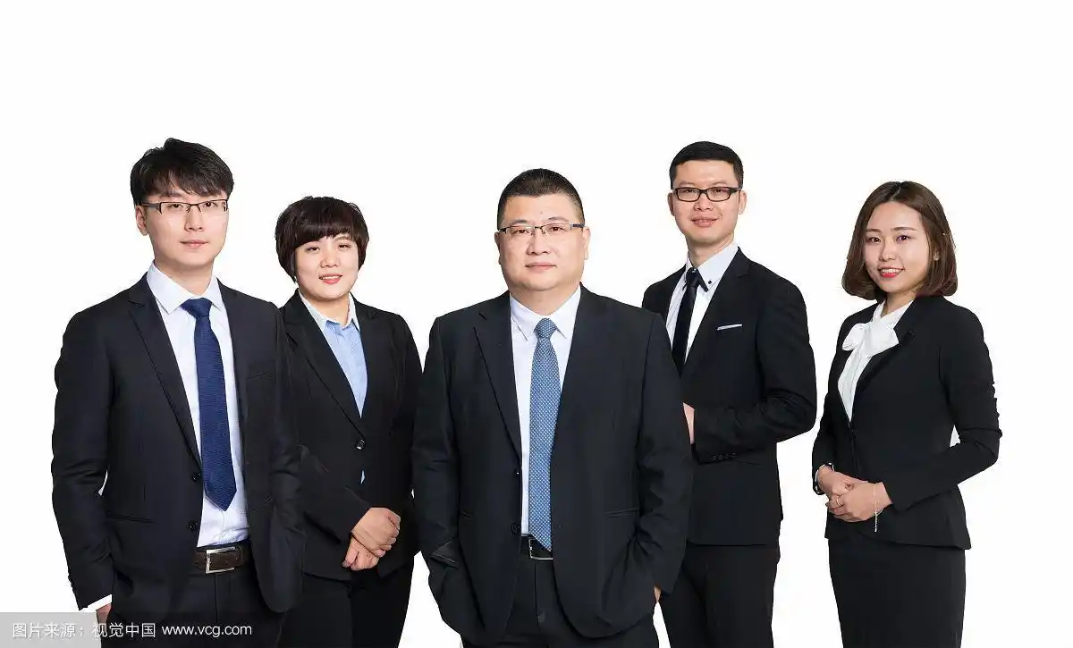 五个商务人士组成的商务团队