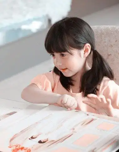 儿童女学生短发扎发大全 儿童小学生扎头发大全(3)_发型师姐