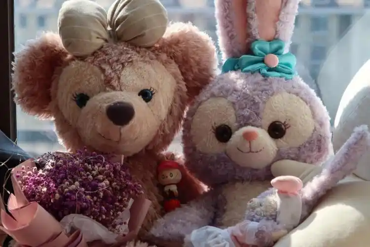 是玫玫和星黛露加圣诞树