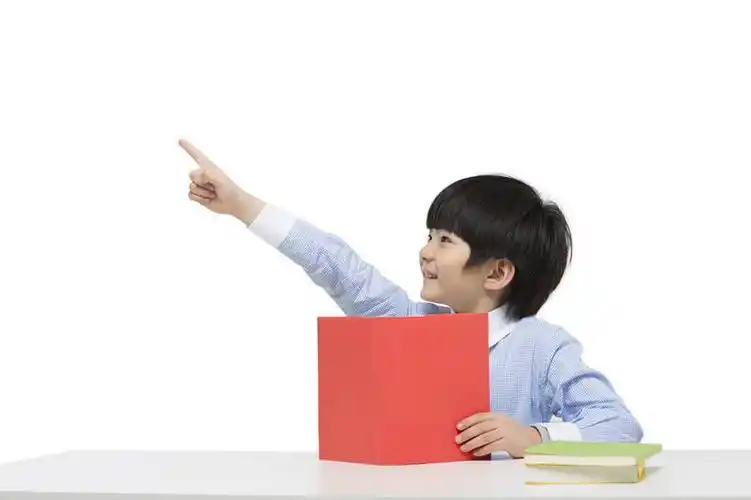 东方人,儿童,一个人,学生,站,坐,笑,横图,彩色,室内,白天,留白,抠图