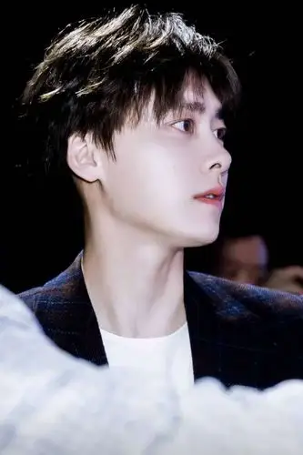 有一种侧颜叫李易峰!撩你没商量