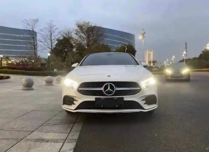 颜值就是正义25万入手奔驰a级小仙女的爱直男们不懂