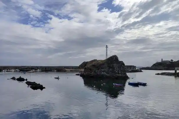 菊花岛,位于葫芦岛兴城市,是国家级风景名胜区,国家aaaa级旅游景区.