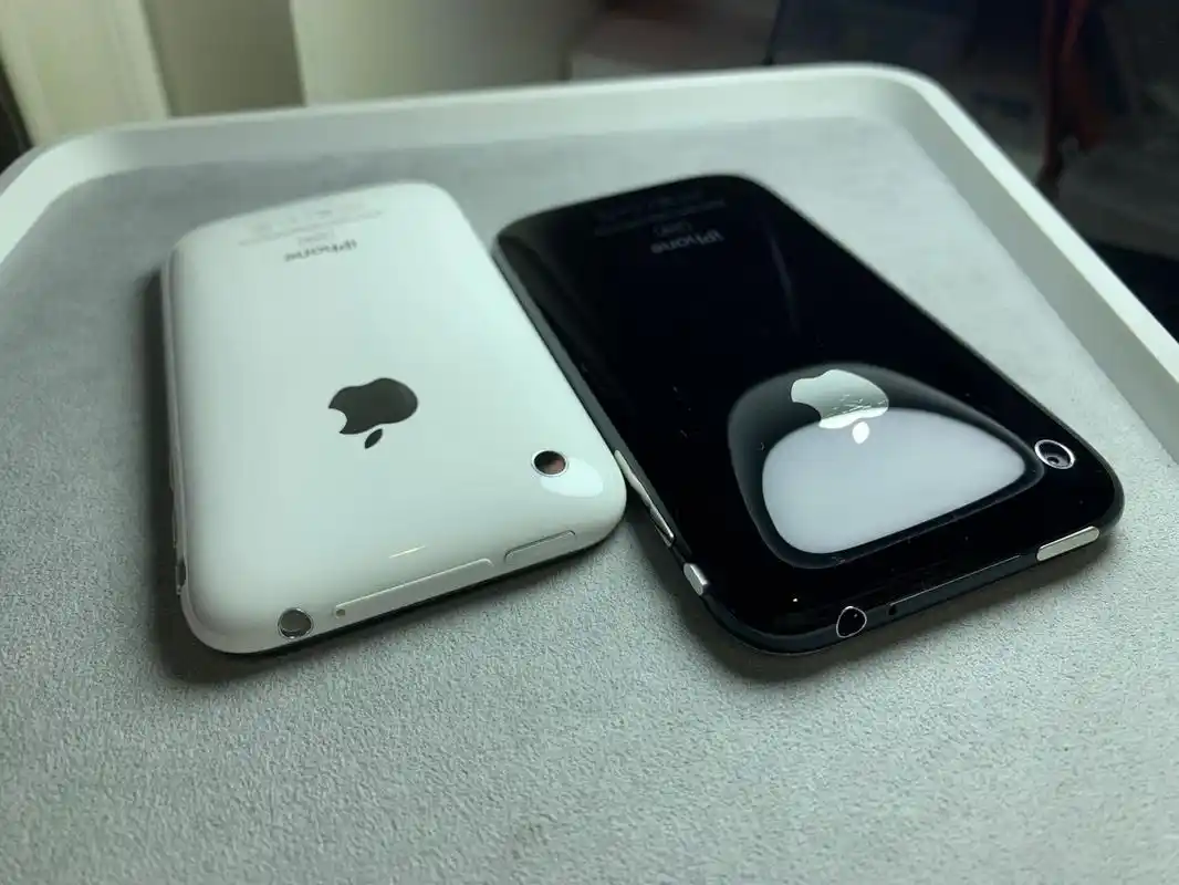 iphone3gs 一块不冻手的玉 对3gs没什么印象,只记得以前家里长辈买了