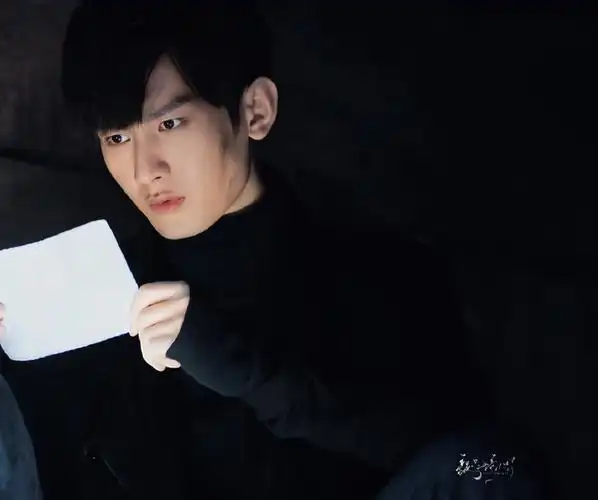 成毅|张起灵小哥是真帅啊好瘦,打戏太绝了就是一个人不太敢看#成毅