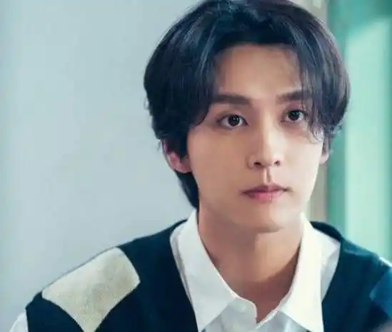 《25,21》末日前10秒,金泰梨主动kiss南柱赫!