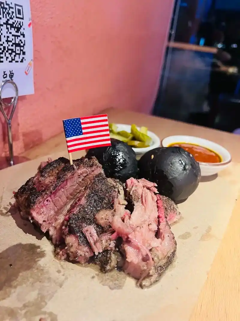 果木烟熏美式烤肉还有大生蚝04牛骨髓等着 - 抖音