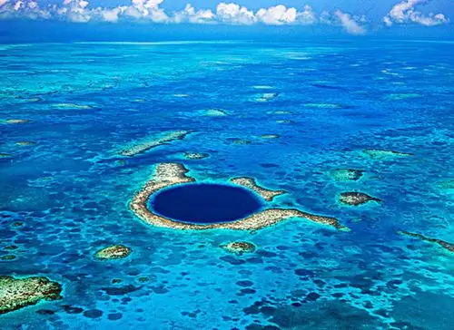 伯利兹蓝洞天坑介绍_伯利兹蓝洞天坑地址_伯利兹蓝洞天坑景色介绍