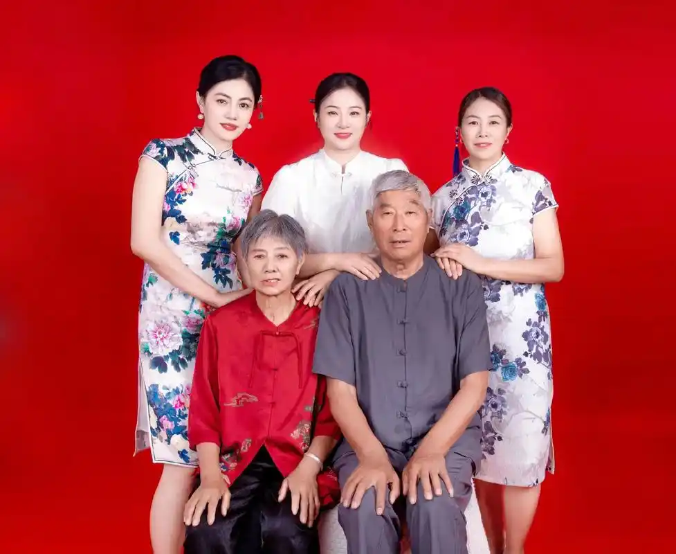 全家同框 #每张照片都有存在的意义 难得的全家福