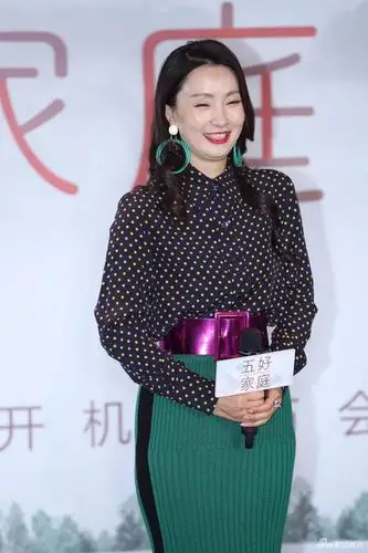 影视日报甄嬛传导演郑晓龙将拍图兰朵林允曝演美人鱼2