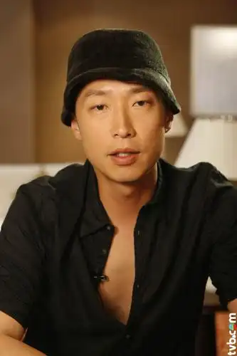 《仙履奇缘》,是马浚伟演唱的一首歌曲,收录于专辑《lifestyle》中