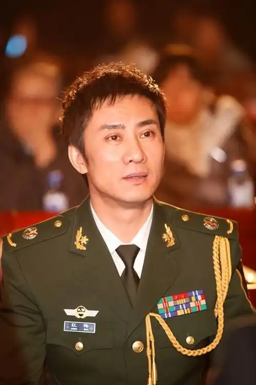 江涛:穷小子娶富家千金,成名后不变心,54岁还把妻子当成宝_腾讯新闻