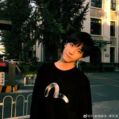 一句话总结:李天泽还是多营业营业吧,粉丝都跑差不多了!