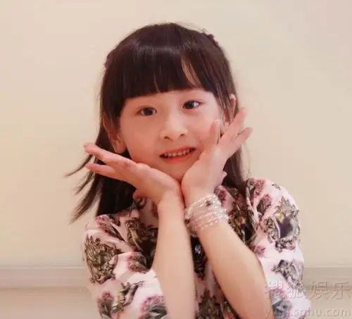 田亮点赞:女神范儿   搜狐娱乐讯 4月19日,田亮晒出女儿田雨橙穿着