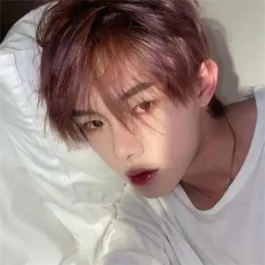 让人超爱的高冷耐看型男生头像