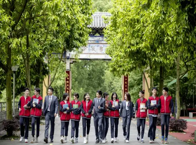 下周开学穿什么重庆40余所中学校服大盘点