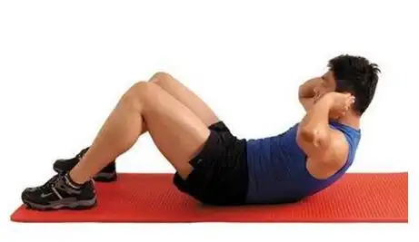 想练腹肌又怕伤腰?男士们可以这样做