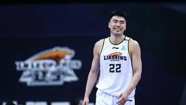 巅峰李晓旭有多无解顶级中锋战术核心的他才是辽篮精神领袖