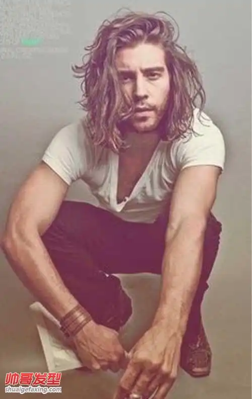 十款性感好看的男士长头发造型男人长发发型5