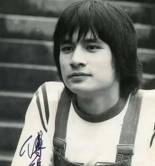 王晶:不断找我借钱,我把车都给他了|王羽|傅声|刘家良_网易订阅