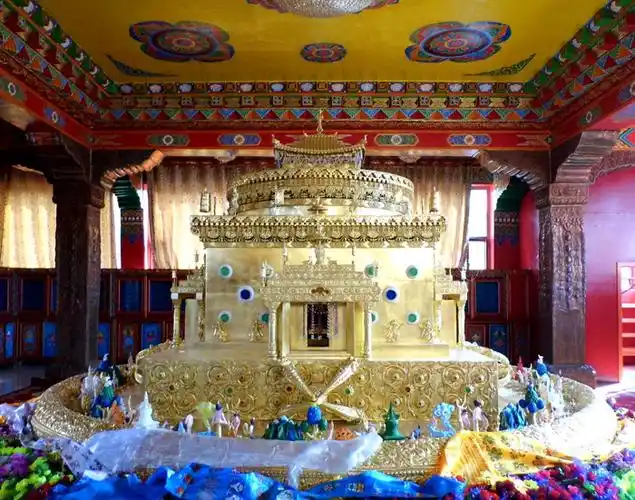 p>红城寺,又名御令宝塔寺,位于甘肃省临夏州永靖