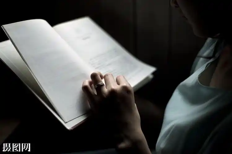 当你老了作者威廉巴特勒叶芝朗诵赵燕