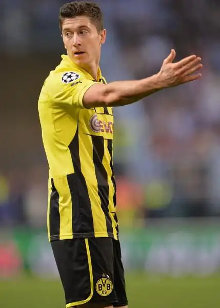 01国际级:莱万多夫斯基,多特蒙德,24岁,下半程联赛表现:10球4助攻