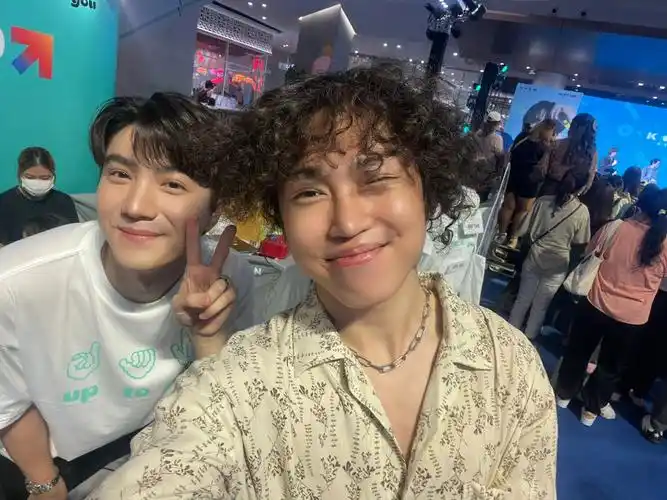 曼谷真的随便遇到明星啊啊啊up