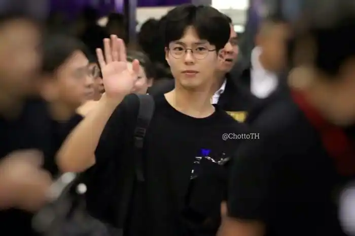 素万机场 饭拍cr:logo 朴宝剑 头像 手机壁纸