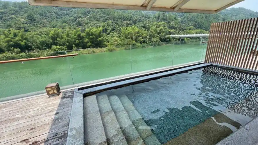 从化碧水湾温泉度假村园景(大/双床)1间1晚266自助早餐366无限次